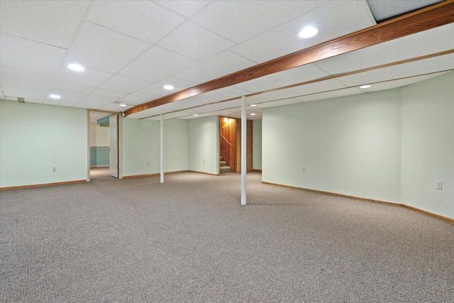 717 Mansfield CIRCLE, Hartland, WI 53029