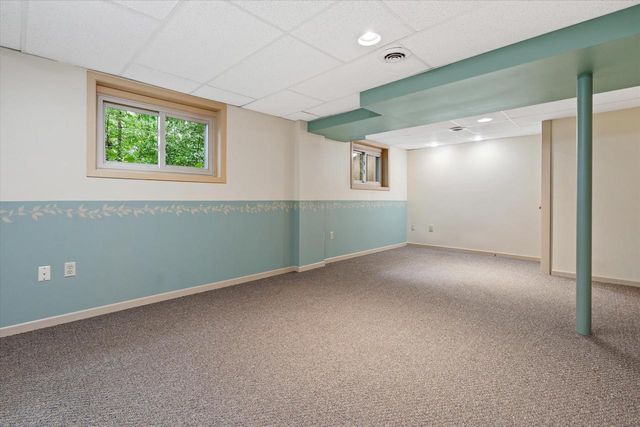 717 Mansfield CIRCLE, Hartland, WI 53029