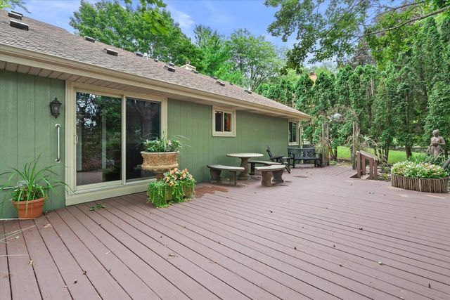 717 Mansfield CIRCLE, Hartland, WI 53029