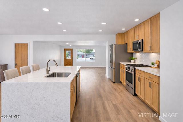 409 E HERMOSA Circle, Tempe, AZ 85282