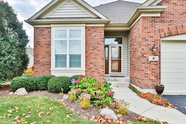 6 Sugar Maple Court, Lake In The Hills, IL 60156