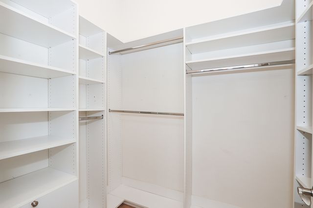 6 Sugar Maple Court, Lake In The Hills, IL 60156