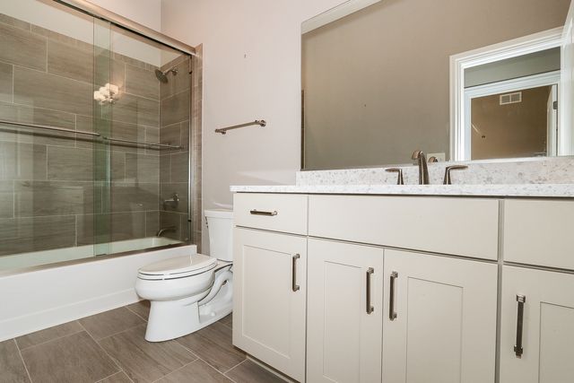 6 Sugar Maple Court, Lake In The Hills, IL 60156