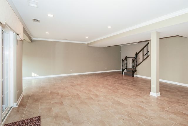 6 Sugar Maple Court, Lake In The Hills, IL 60156