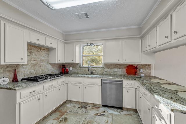 603 Saint Andrews Road, Houston, TX 77339