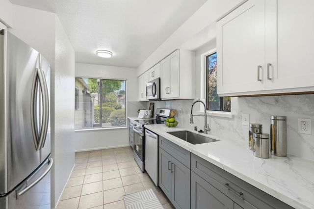 3 Arete Court, Hercules, CA 94547