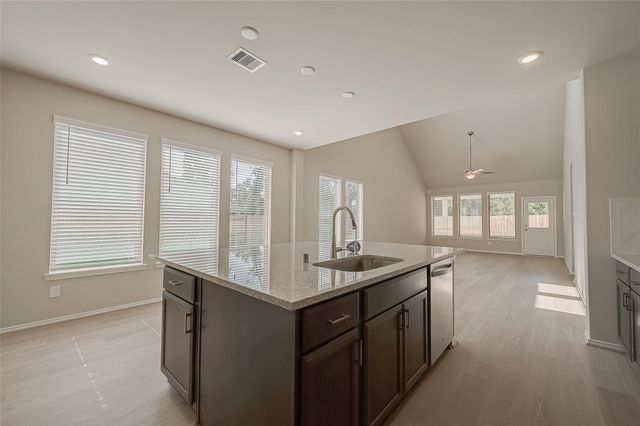 32005 Towering Birch Trail, Conroe, TX 77385