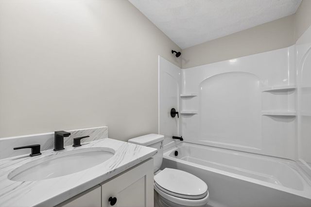 13 Radcliffe Rd A, Billerica, MA 01821