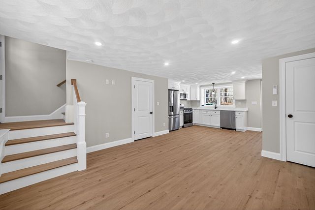 13 Radcliffe Rd A, Billerica, MA 01821