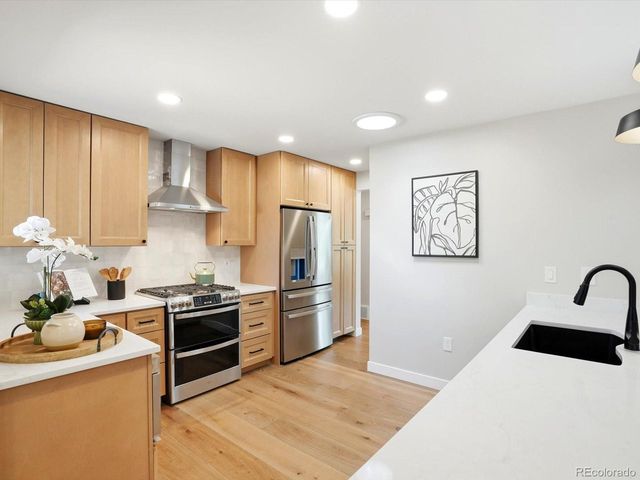 3403 S Ivanhoe Way, Denver, CO 80222