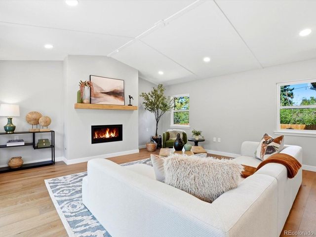 3403 S Ivanhoe Way, Denver, CO 80222