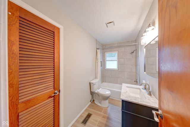 535 S 450 E, Franklin, IN 46131
