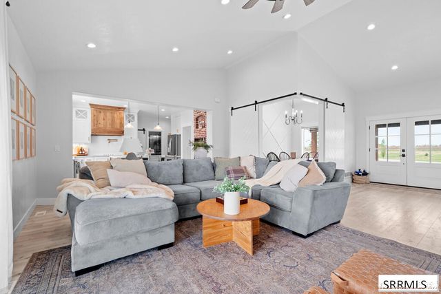 954 E 1100 N, Shelley, ID 83274