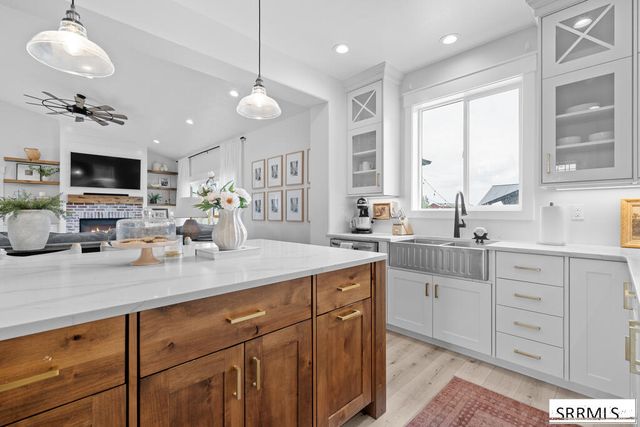954 E 1100 N, Shelley, ID 83274