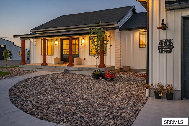 954 E 1100 N, Shelley, ID 83274
