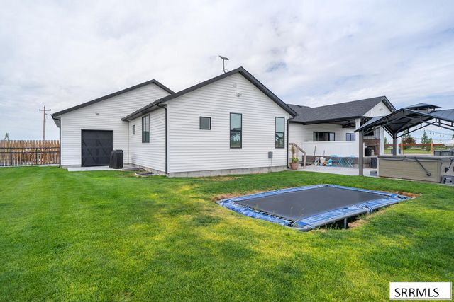 954 E 1100 N, Shelley, ID 83274