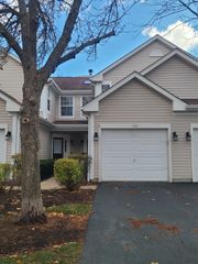 100 Harvest Gate 100, Lake In The Hills, IL 60156