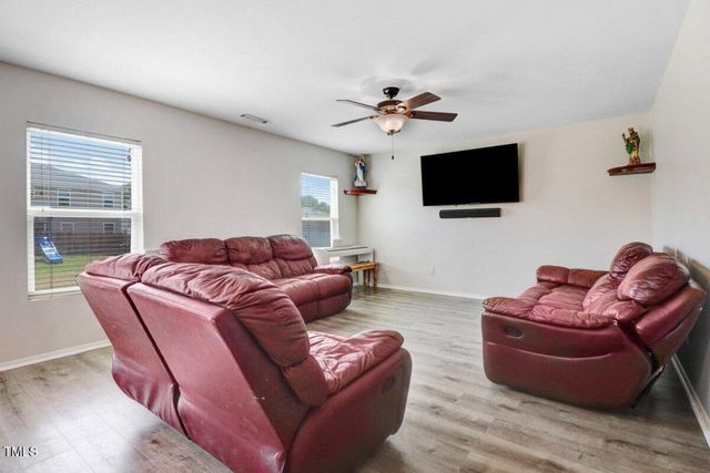 511 Kerriann Ln Lane, Clayton, NC 27520