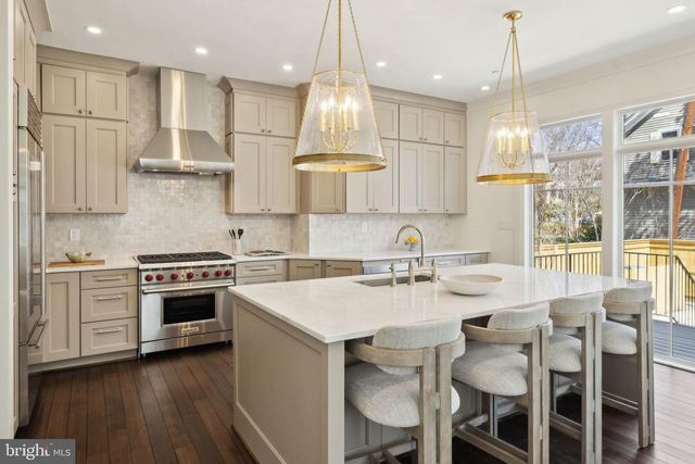 5115 42ND ST NW, Washington, DC 20016