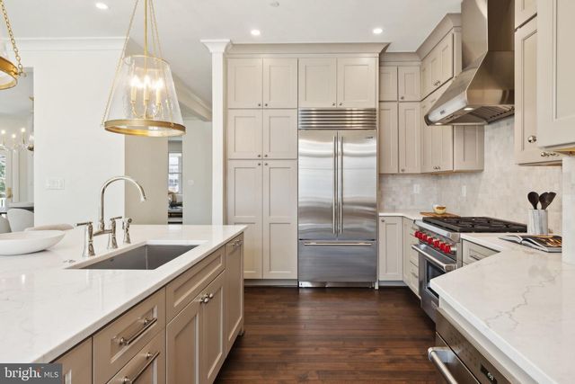 5115 42ND ST NW, Washington, DC 20016