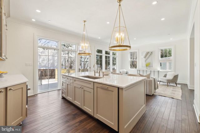 5115 42ND ST NW, Washington, DC 20016