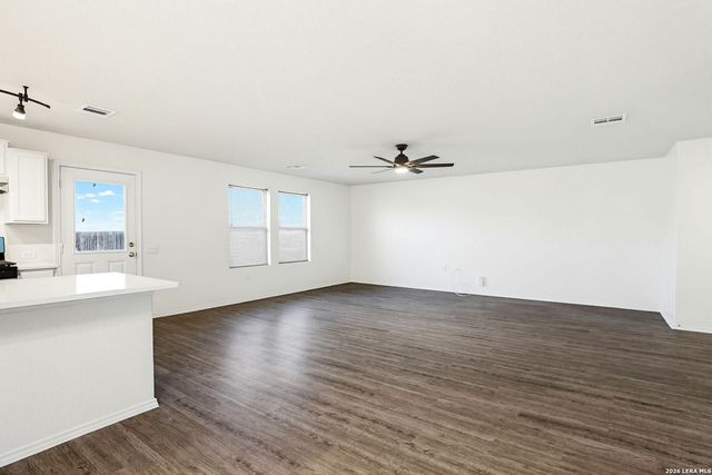 6531 Hazy Glen, San Antonio, TX 78218