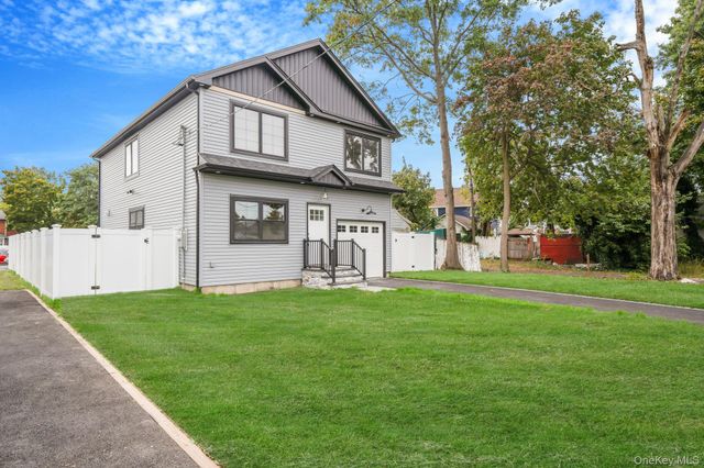 27 Elizabeth Court, Hempstead, NY 11550