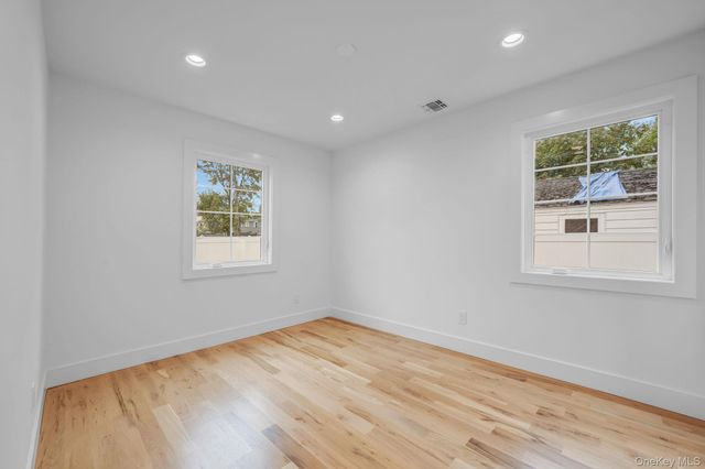 27 Elizabeth Court, Hempstead, NY 11550