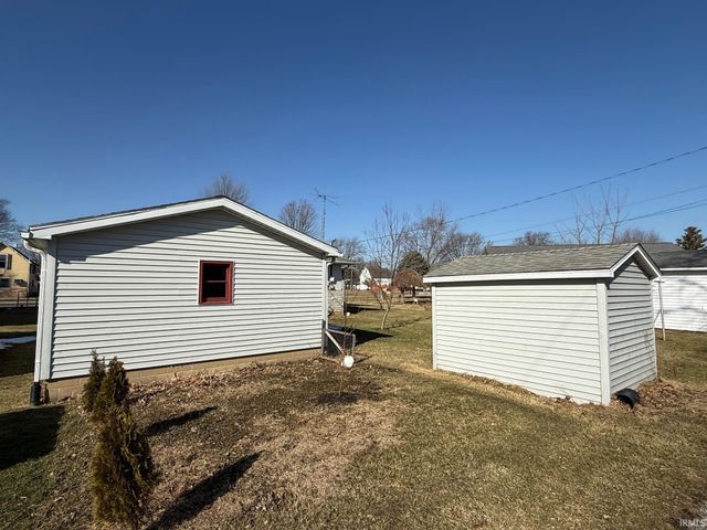 121 N Market Street, Francesville, IN 47946