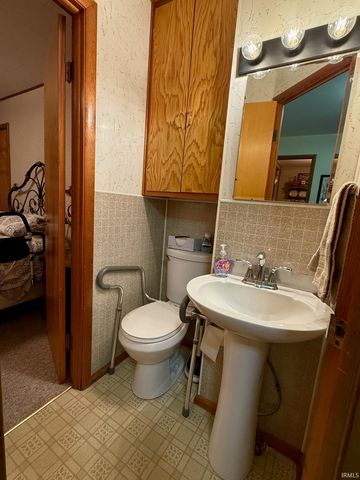 121 N Market Street, Francesville, IN 47946