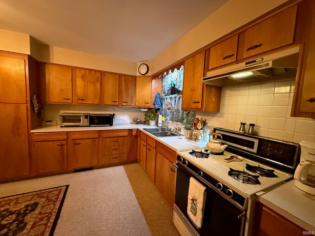 121 N Market Street, Francesville, IN 47946