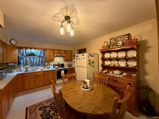 121 N Market Street, Francesville, IN 47946