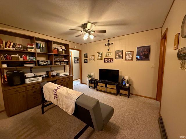 121 N Market Street, Francesville, IN 47946