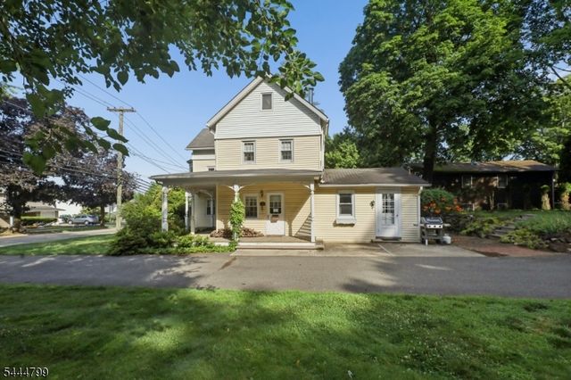 105 Harrison Ave, Roseland Boro, NJ 07068