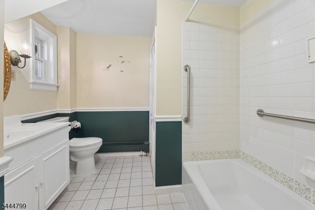 105 Harrison Ave, Roseland Boro, NJ 07068