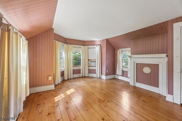 105 Harrison Ave, Roseland Boro, NJ 07068