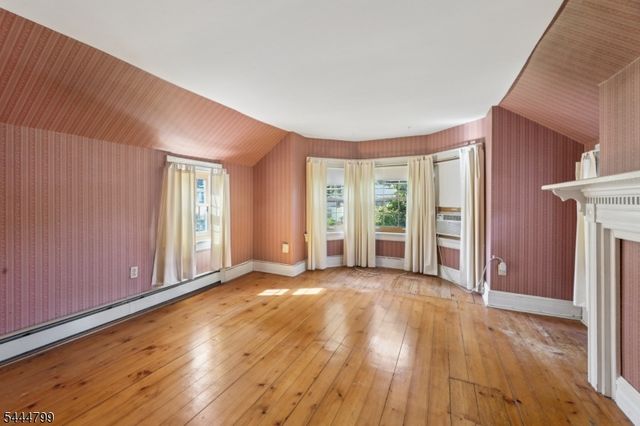 105 Harrison Ave, Roseland Boro, NJ 07068