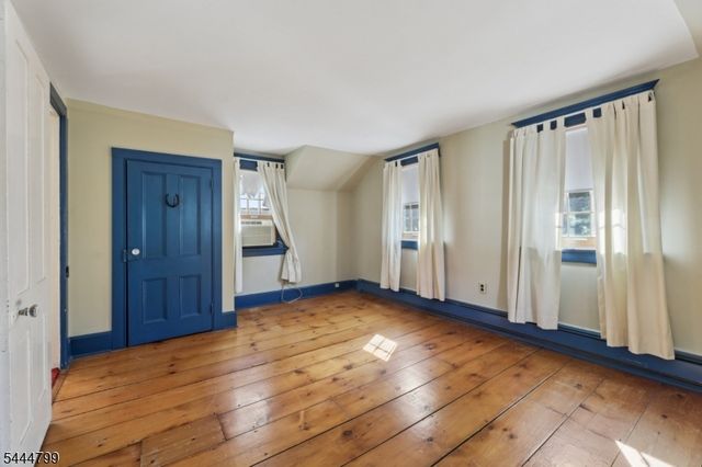 105 Harrison Ave, Roseland Boro, NJ 07068