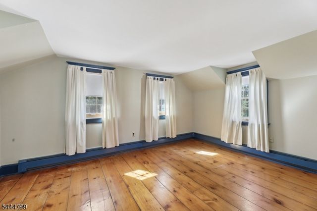 105 Harrison Ave, Roseland Boro, NJ 07068