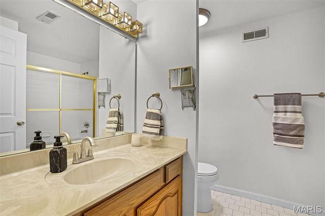 11920 Old Ballas Road 205, Creve Coeur, MO 63141