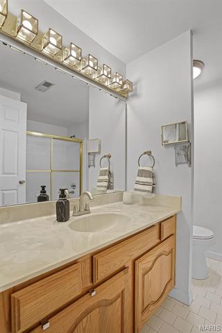 11920 Old Ballas Road 205, Creve Coeur, MO 63141