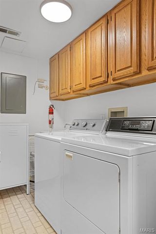 11920 Old Ballas Road 205, Creve Coeur, MO 63141