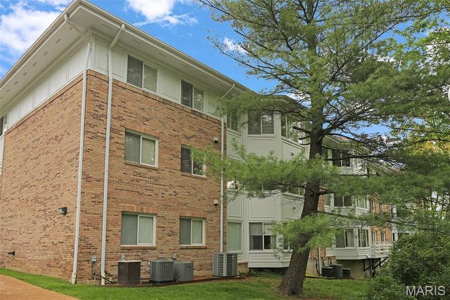 11920 Old Ballas Road 205, Creve Coeur, MO 63141