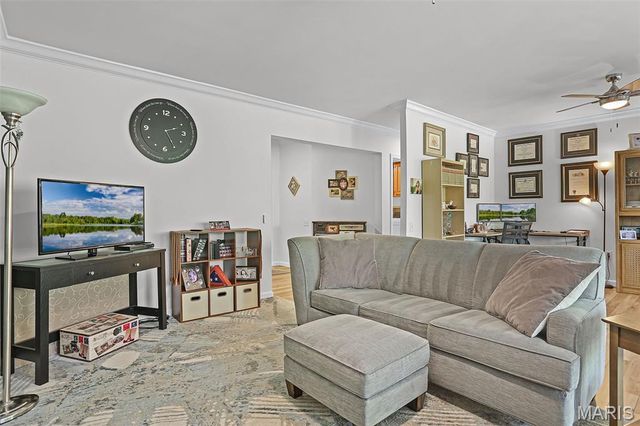 11920 Old Ballas Road 205, Creve Coeur, MO 63141