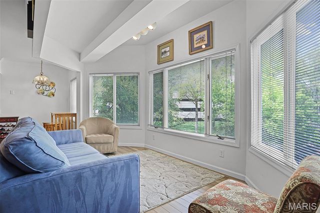 11920 Old Ballas Road 205, Creve Coeur, MO 63141