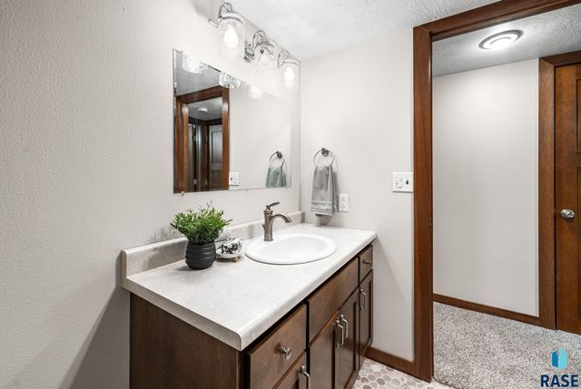 217 N Needles Dr Drive, Brandon, SD 57005