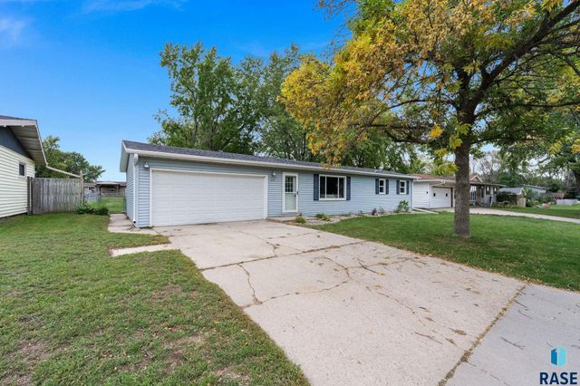 217 N Needles Dr Drive, Brandon, SD 57005