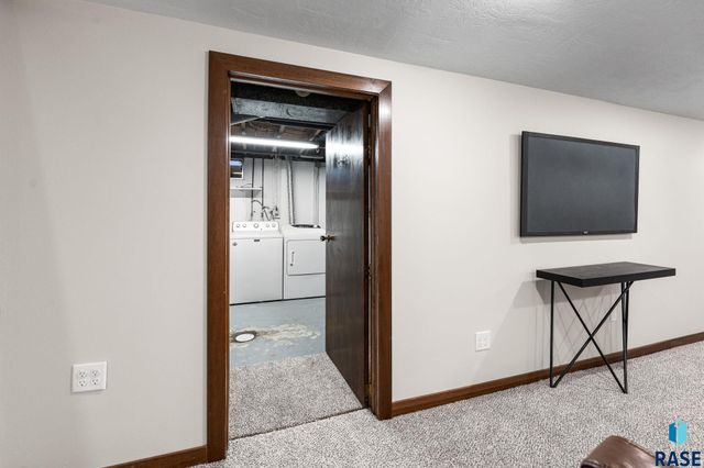 217 N Needles Dr Drive, Brandon, SD 57005