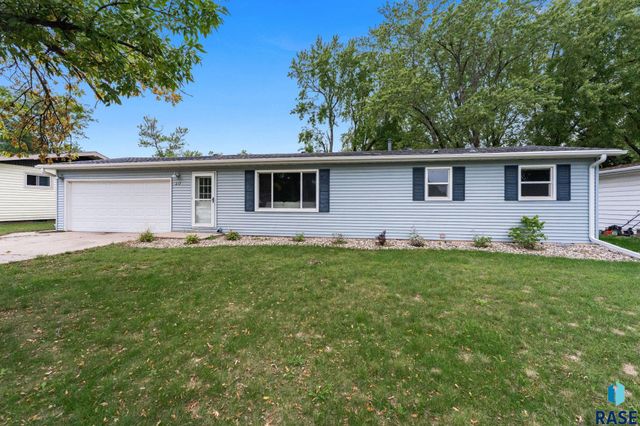 217 N Needles Dr Drive, Brandon, SD 57005