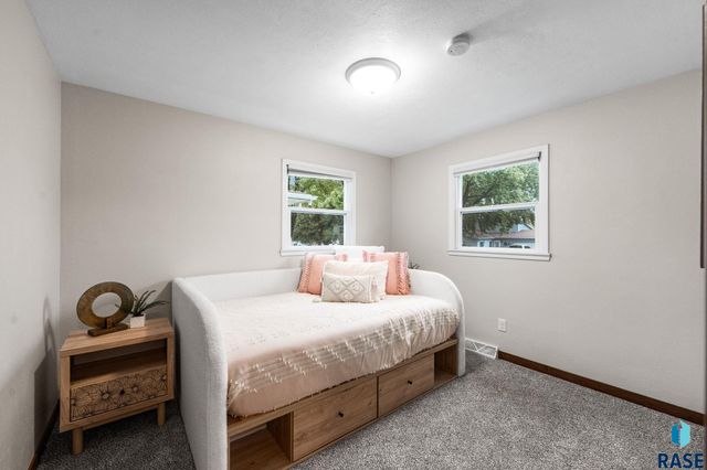 217 N Needles Dr Drive, Brandon, SD 57005